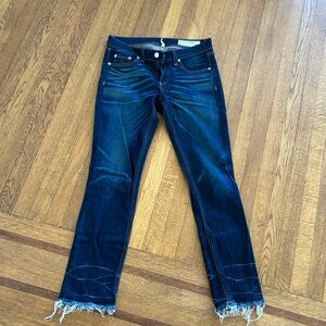 Rag and Bone straight Jean cropped and barely worn. Size 26